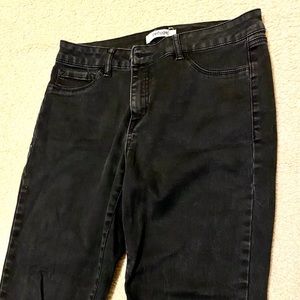 Like New Refuge Black Wash Skinny Jeans
